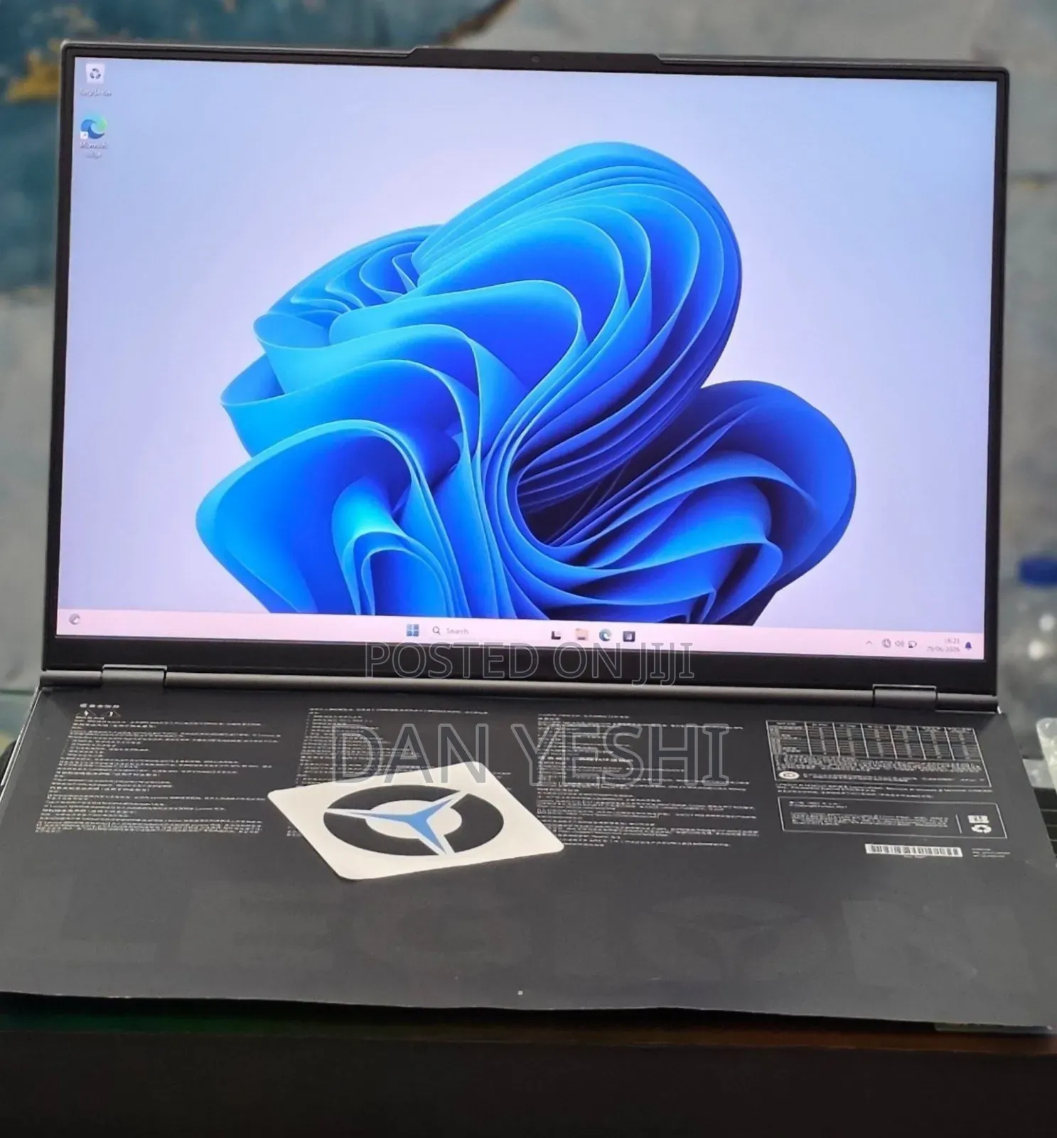 New Laptop Lenovo Legion 9 32GB AMD Ryzen 9 SSD 1T