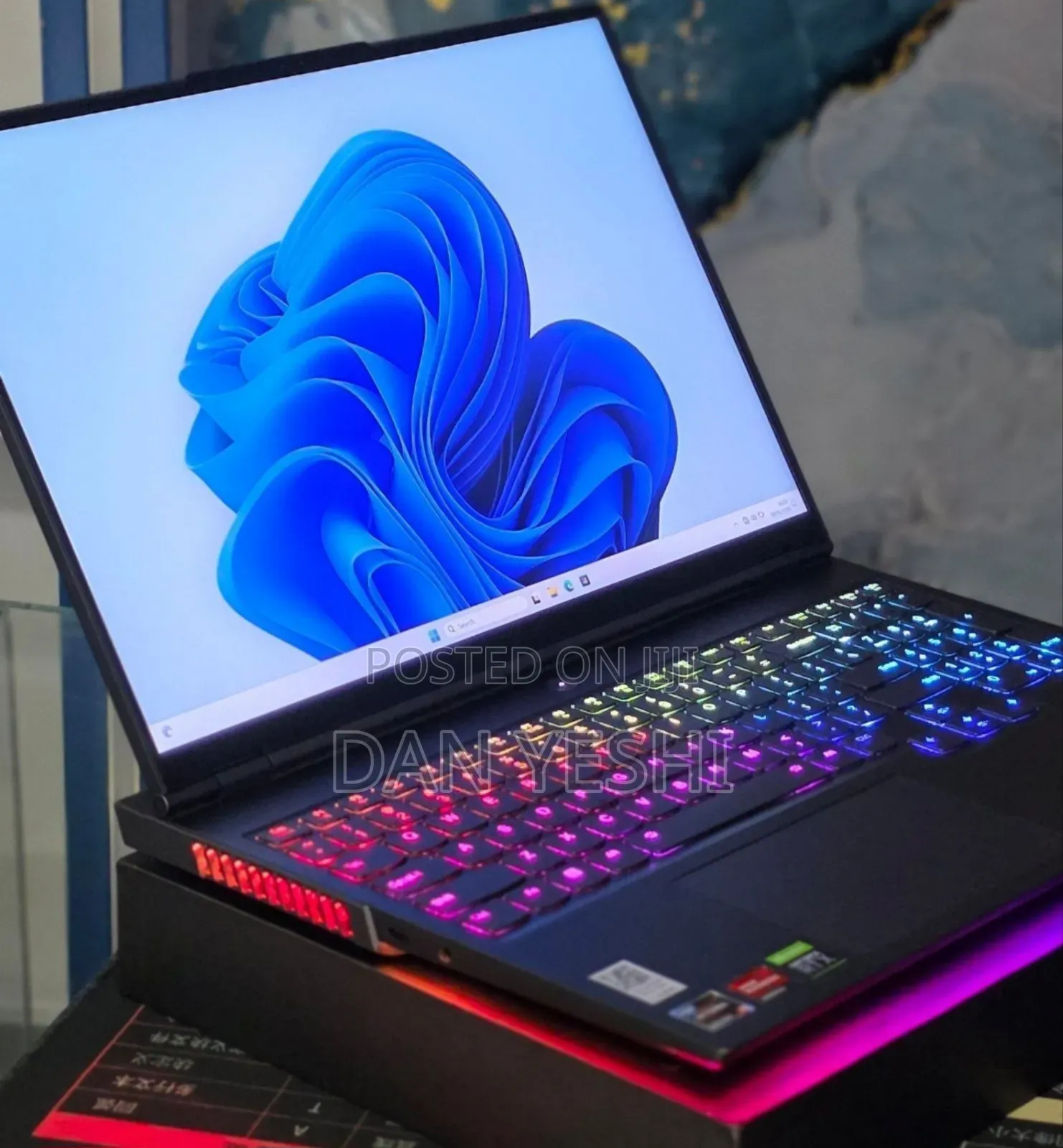New Laptop Lenovo Legion 9 32GB AMD Ryzen 9 SSD 1T
