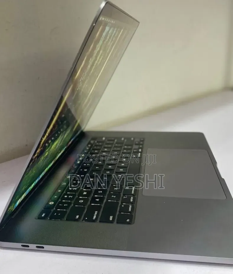 New Laptop Apple MacBook Pro 2019 16GB Intel Core i9 SSD 1T