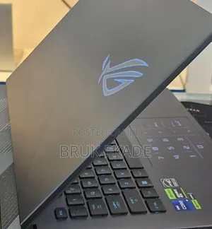 New Laptop Asus ROG Strix G15 16GB Intel Core i9 SSD 1T