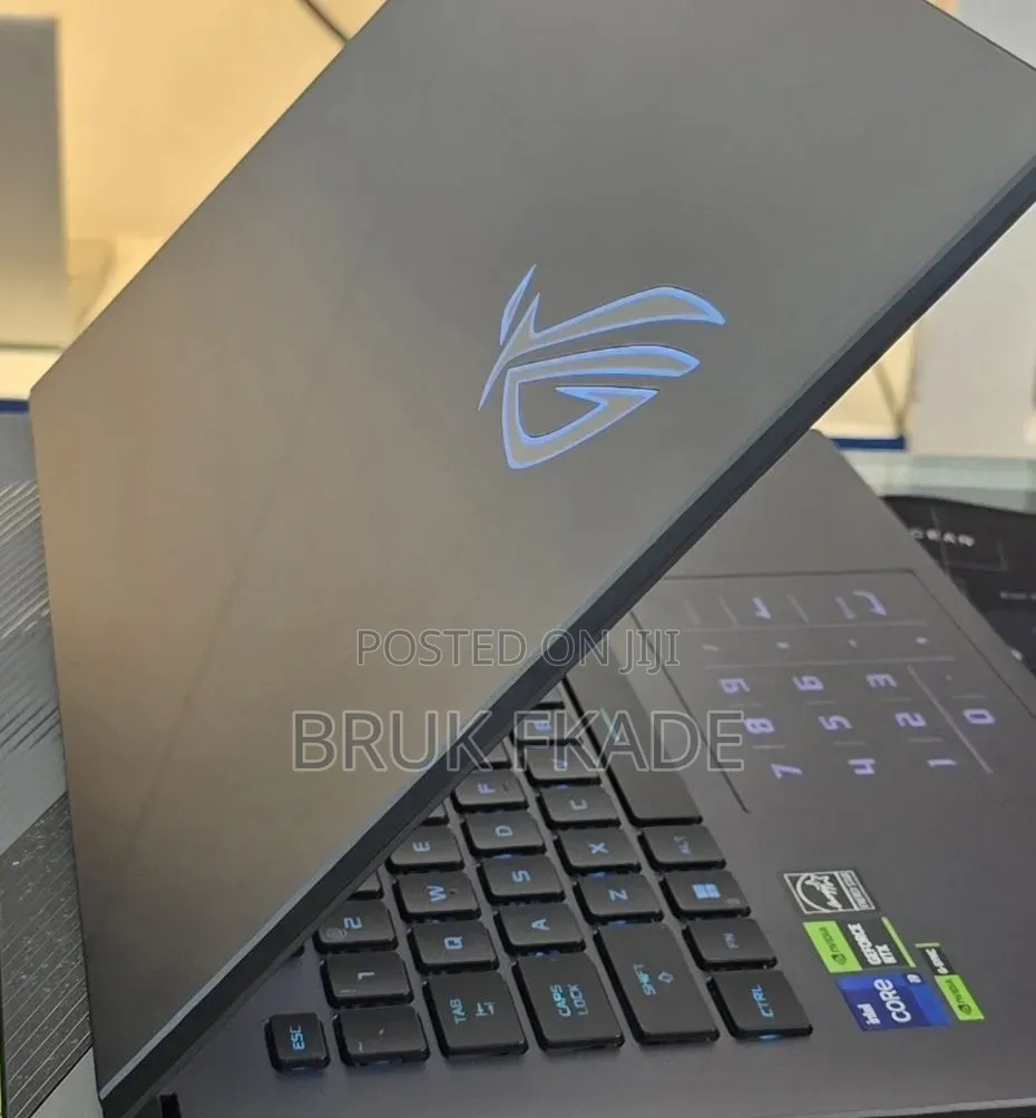New Laptop Asus ROG Strix G15 16GB Intel Core i9 SSD 1T