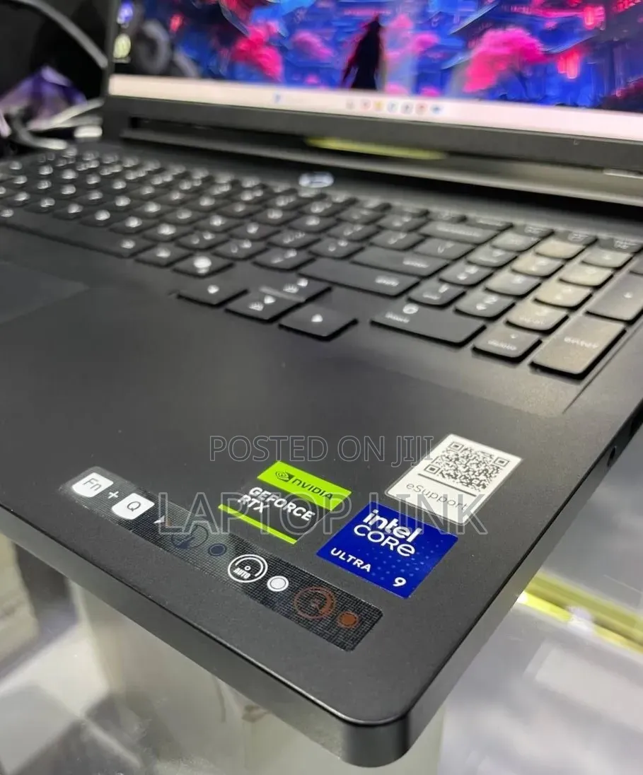 New Laptop Lenovo Legion Pro 7 32GB Intel Core Ultra 9 SSD 1T