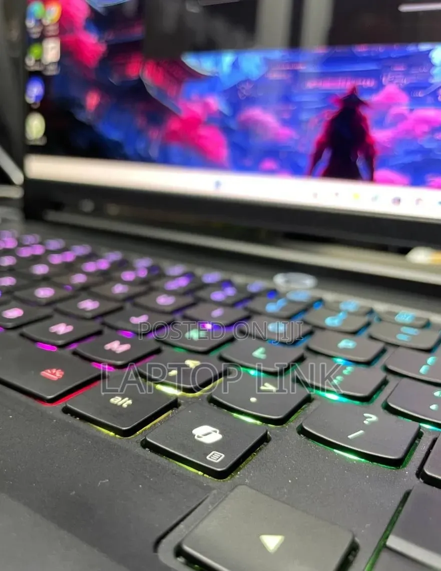 New Laptop Lenovo Legion Pro 7 32GB Intel Core Ultra 9 SSD 1T