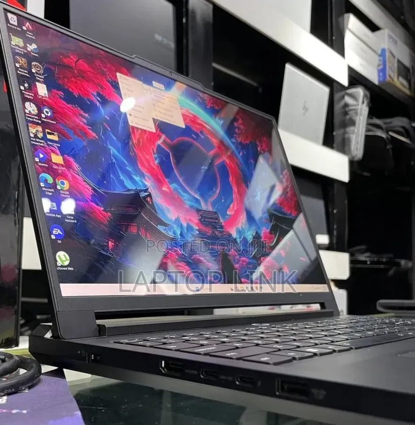 New Laptop Lenovo Legion Pro 7 32GB Intel Core Ultra 9 SSD 1T