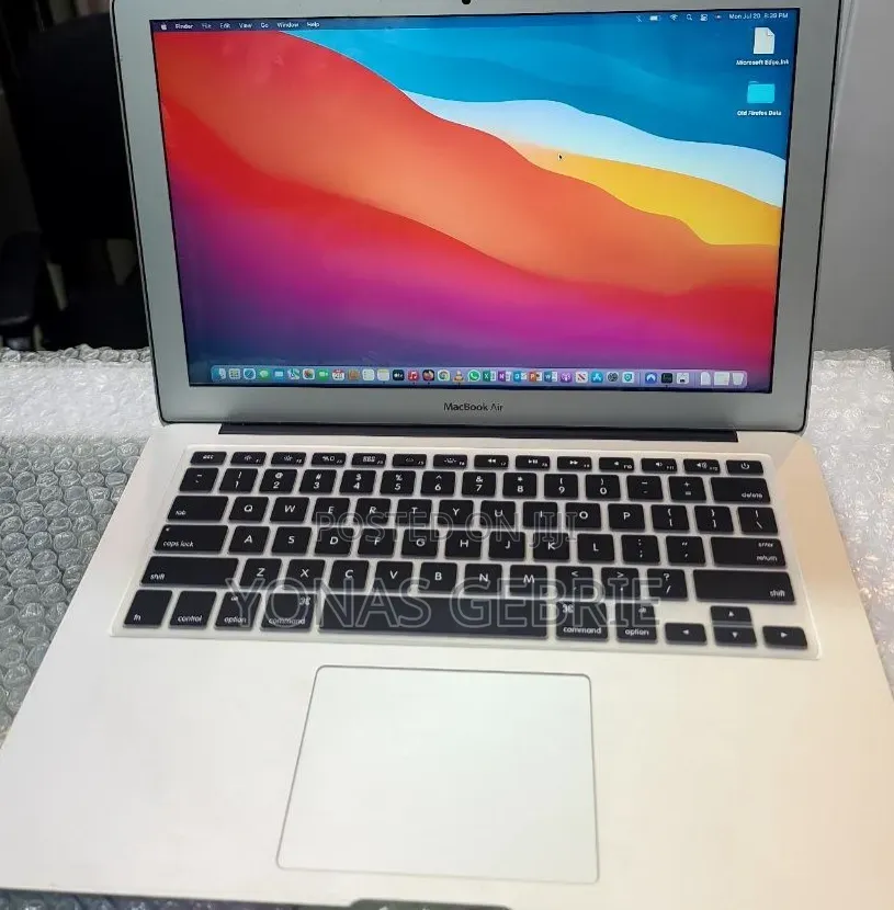 New Laptop Apple MacBook 8GB Intel Core i5 SSD 128GB