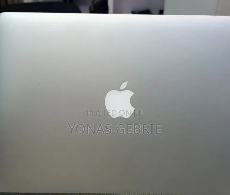 New Laptop Apple MacBook 8GB Intel Core i5 SSD 128GB