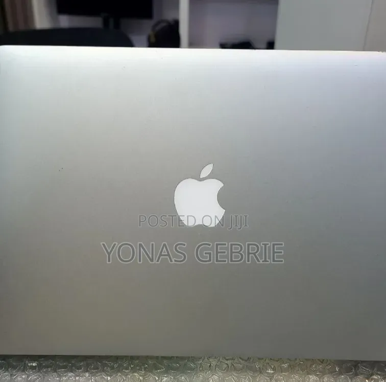 New Laptop Apple MacBook 8GB Intel Core i5 SSD 128GB
