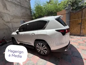 Toyota Land Cruiser 2023 White