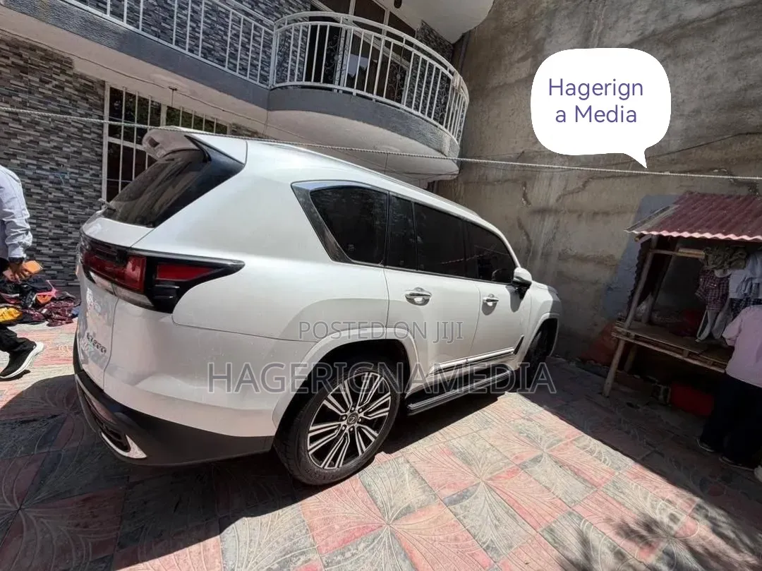 Toyota Land Cruiser 2023 White
