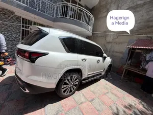 Toyota Land Cruiser 2023 White