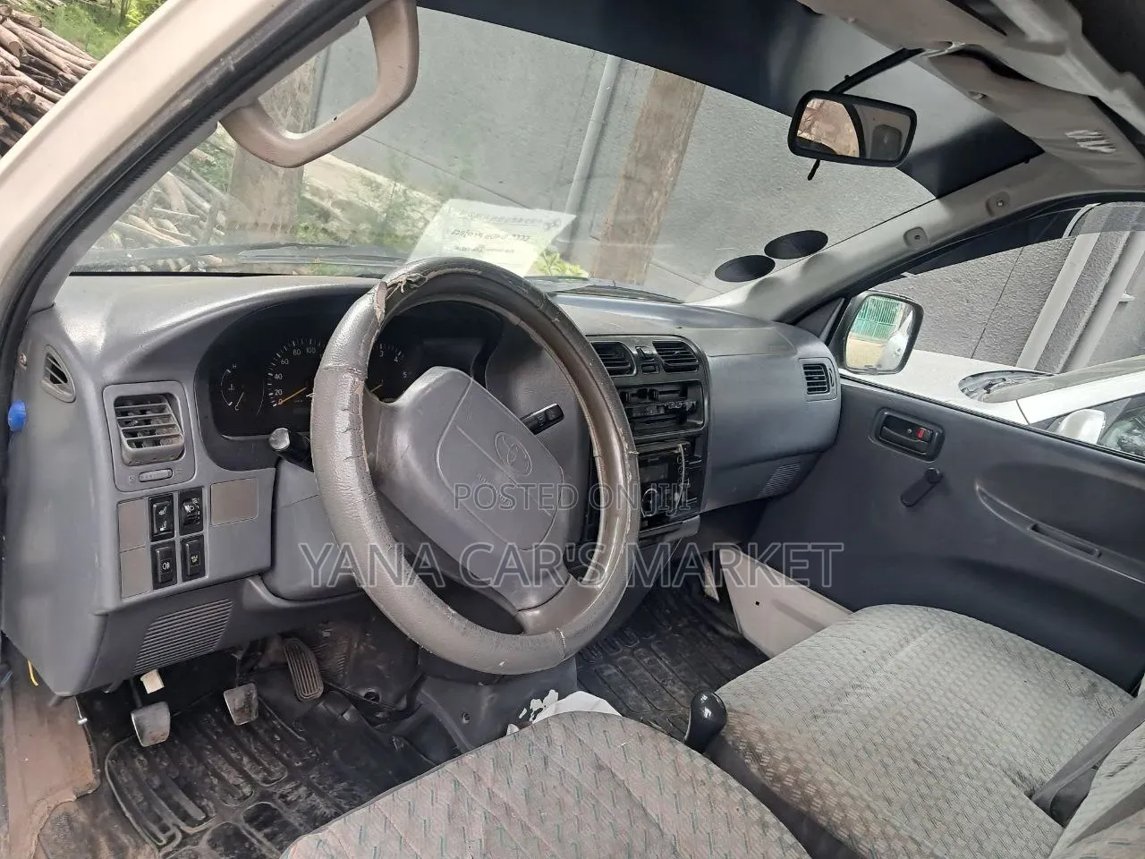 Toyota HiAce 2002