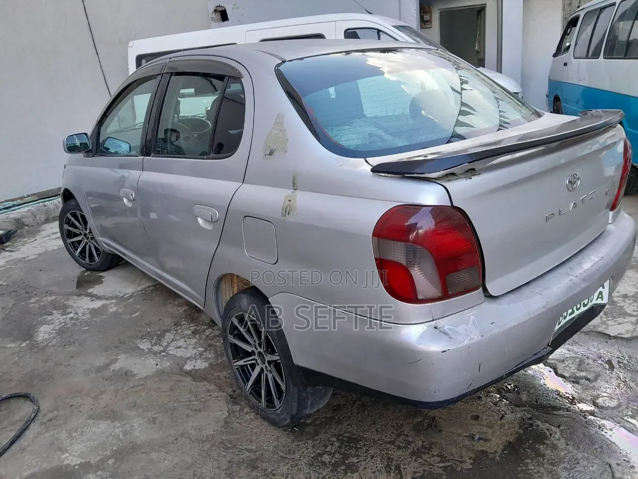 Toyota Platz 2001 Silver