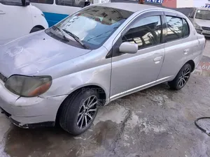 Toyota Platz 2001 Silver
