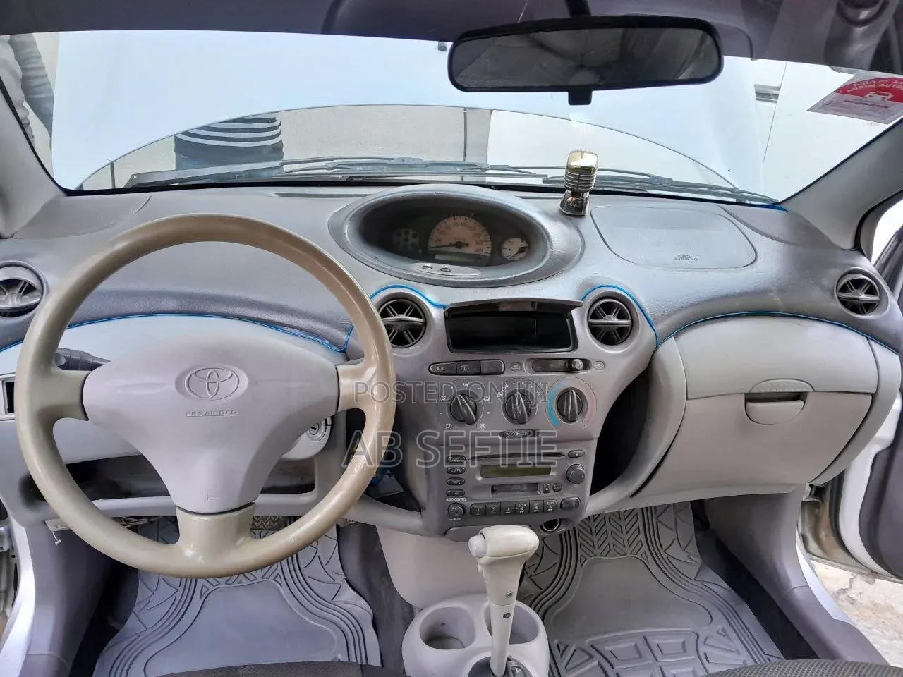 Toyota Platz 2001 Silver