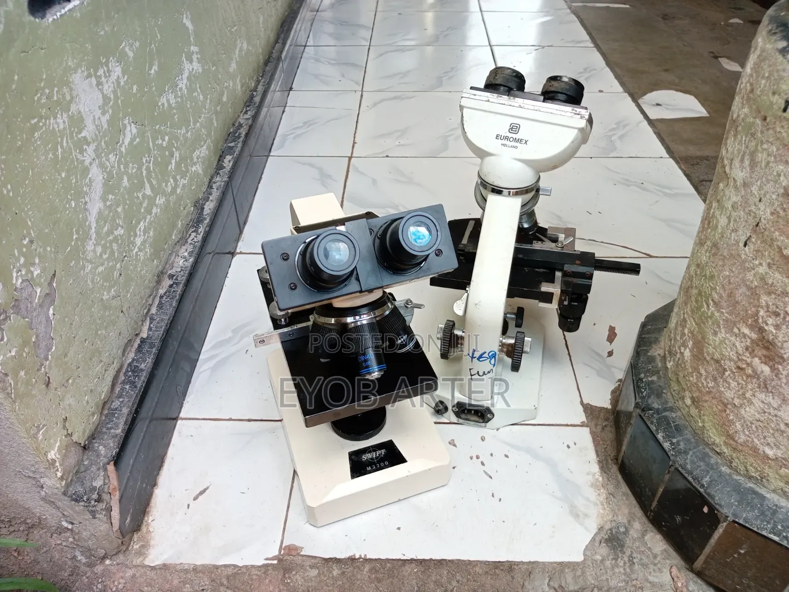Microscope