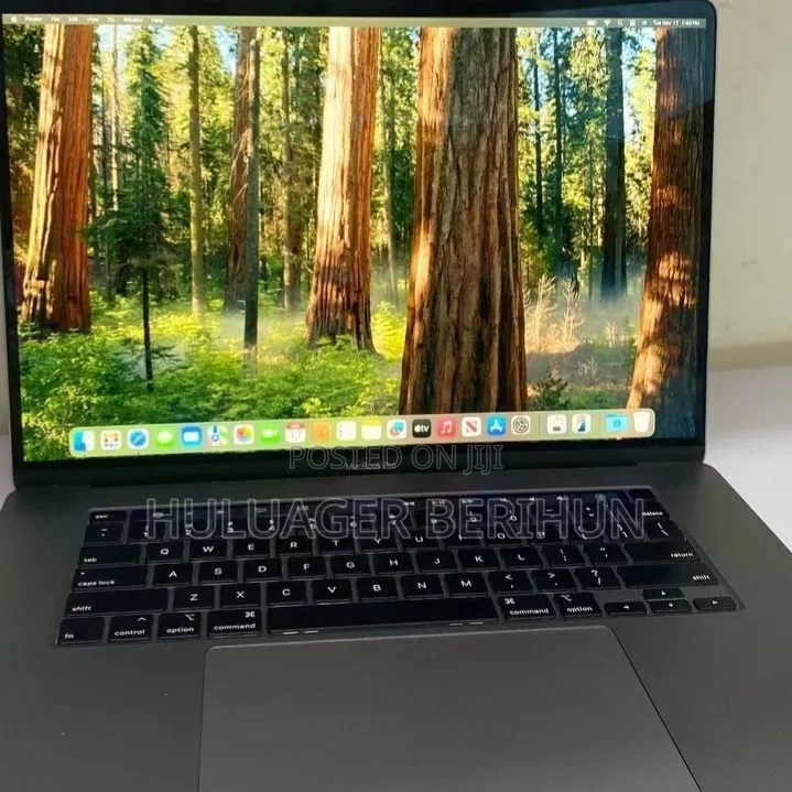 New Laptop Apple MacBook Pro 2019 16GB Intel Core i9 SSD 1T