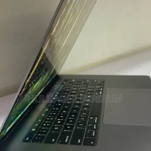 New Laptop Apple MacBook Pro 2019 16GB Intel Core i9 SSD 1T