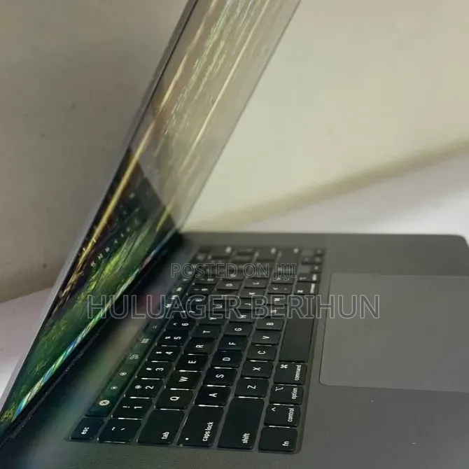 New Laptop Apple MacBook Pro 2019 16GB Intel Core i9 SSD 1T