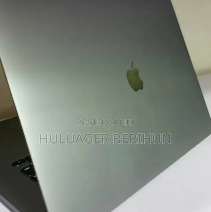 New Laptop Apple MacBook Pro 2019 16GB Intel Core i9 SSD 1T