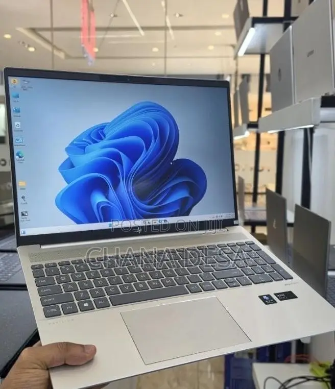 New Laptop HP 16GB Intel Core Ultra 7 SSD 1T