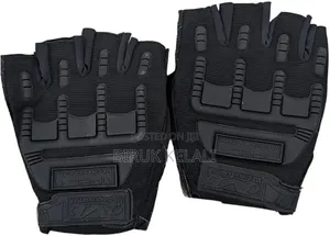Tactical Gloves Feature Padded Impact Protection and a Textured Grip