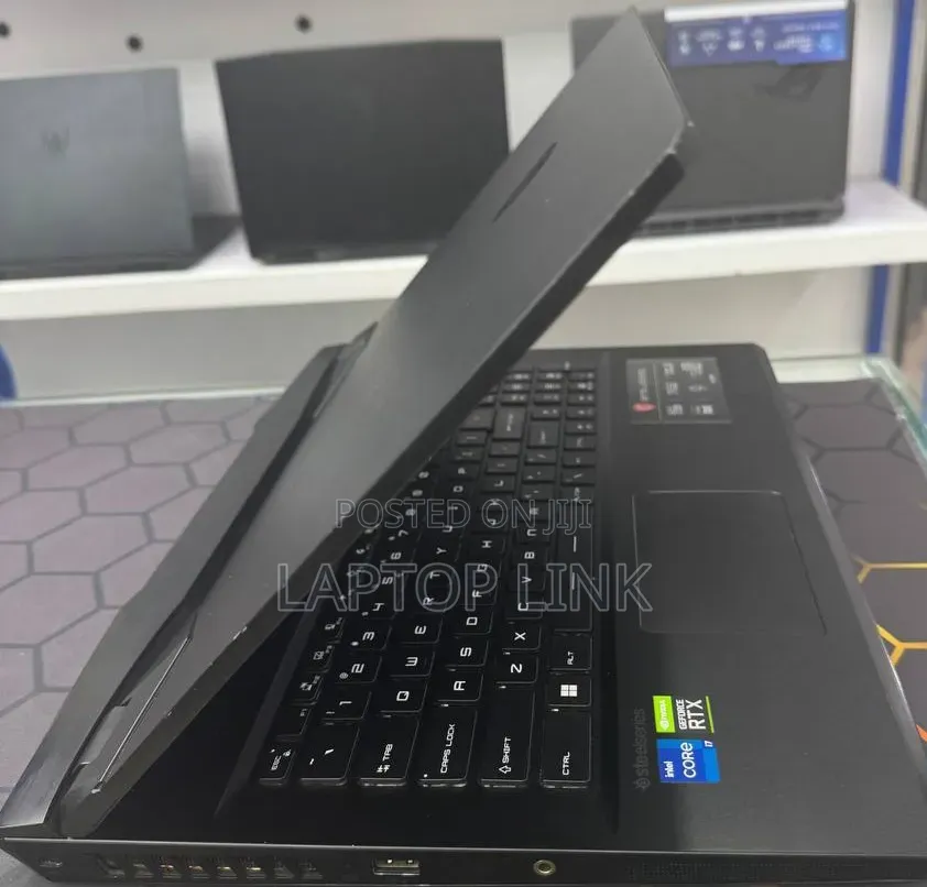 New Laptop MSI GP75 Leopard 16GB Intel Core i7 SSD 1T