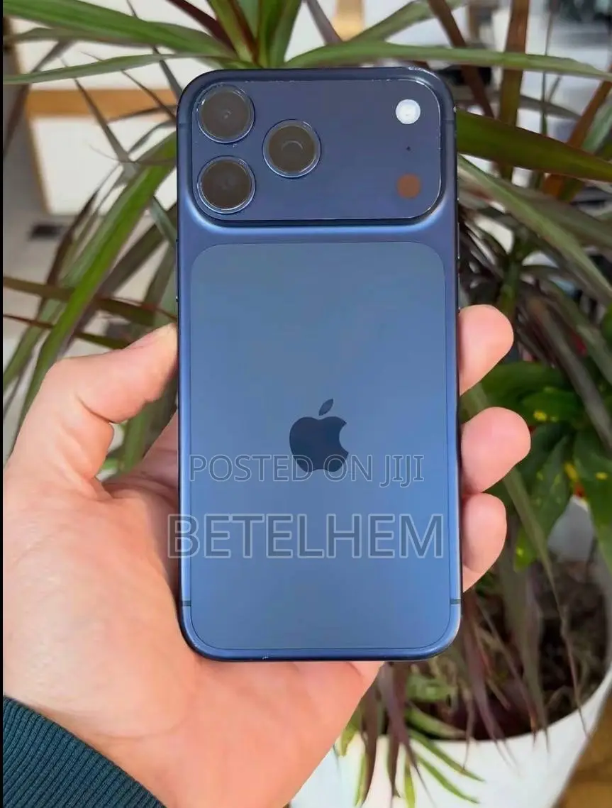 New Apple iPhone 17 Pro Max 256 GB Blue