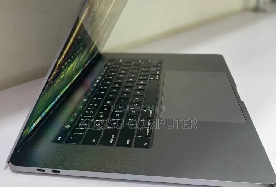 New Laptop Apple MacBook Pro 2019 16GB Intel Core i9 SSD 1T