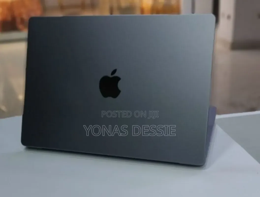 New Laptop Apple MacBook Pro 2021 M1 32GB SSD 512GB