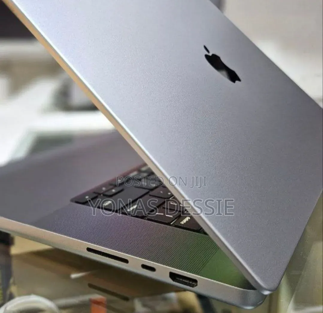 New Laptop Apple MacBook Pro 2021 M1 Max 32GB SSD 1T