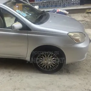 Toyota Platz 2005 Silver
