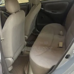 Toyota Platz 2005 Silver
