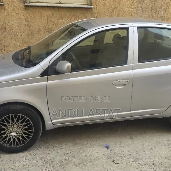 Toyota Platz 2005 Silver