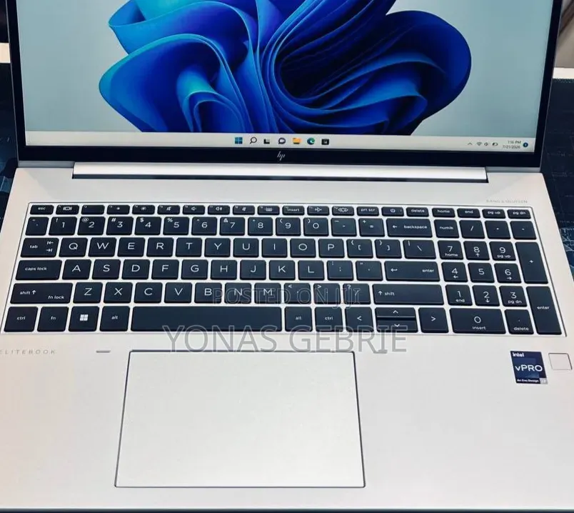 New Laptop HP EliteBook 860 G10 32GB Intel Core i7 SSD 1T