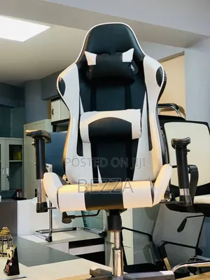 Comfortable Gaming Chair (Leather)