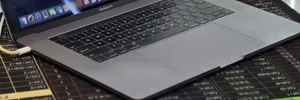 New Laptop Apple MacBook Pro 2018 32GB Intel Core i7 SSD 1T