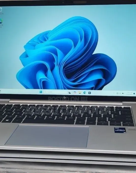 New Laptop HP EliteBook 840 G9 16GB Intel Core i5 SSD 512GB