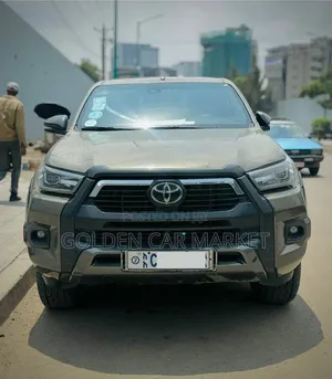 Toyota Hilux 2021 Gray