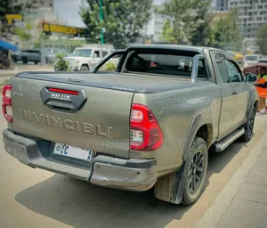 Toyota Hilux 2021 Gray