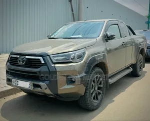 Toyota Hilux 2021 Gray