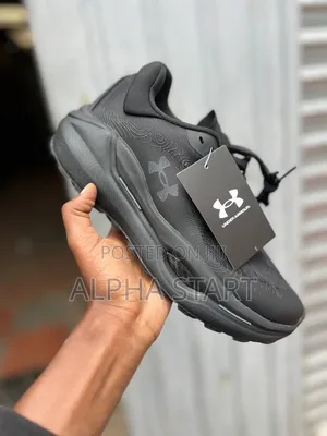 Under Armuor High Master Quality Runs Sneakers Made in Vietnam