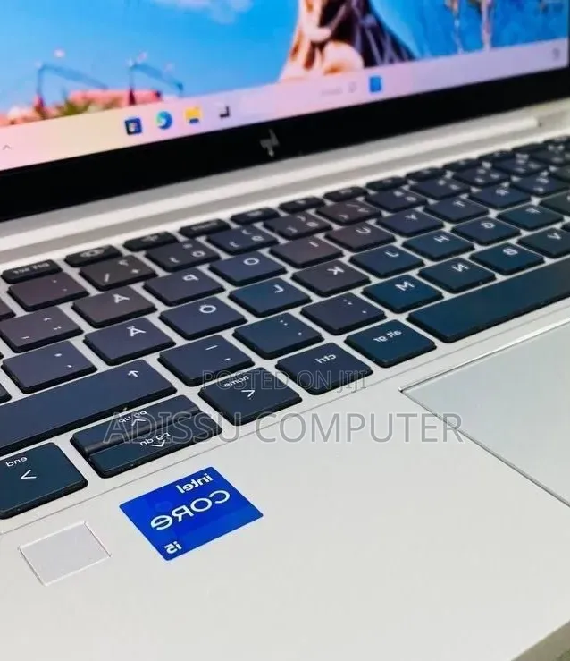 New Laptop HP EliteBook 830 G8 16GB Intel Core i5 SSD 512GB