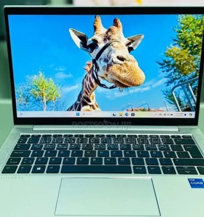 New Laptop HP EliteBook 830 G8 16GB Intel Core i5 SSD 512GB