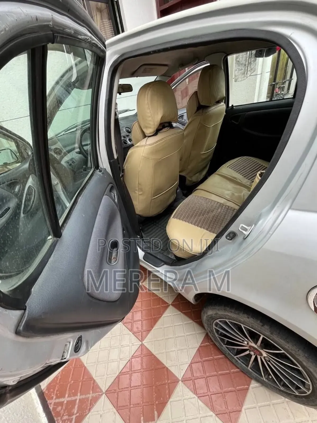 Toyota Vitz 2001 Silver