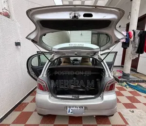 Toyota Vitz 2001 Silver