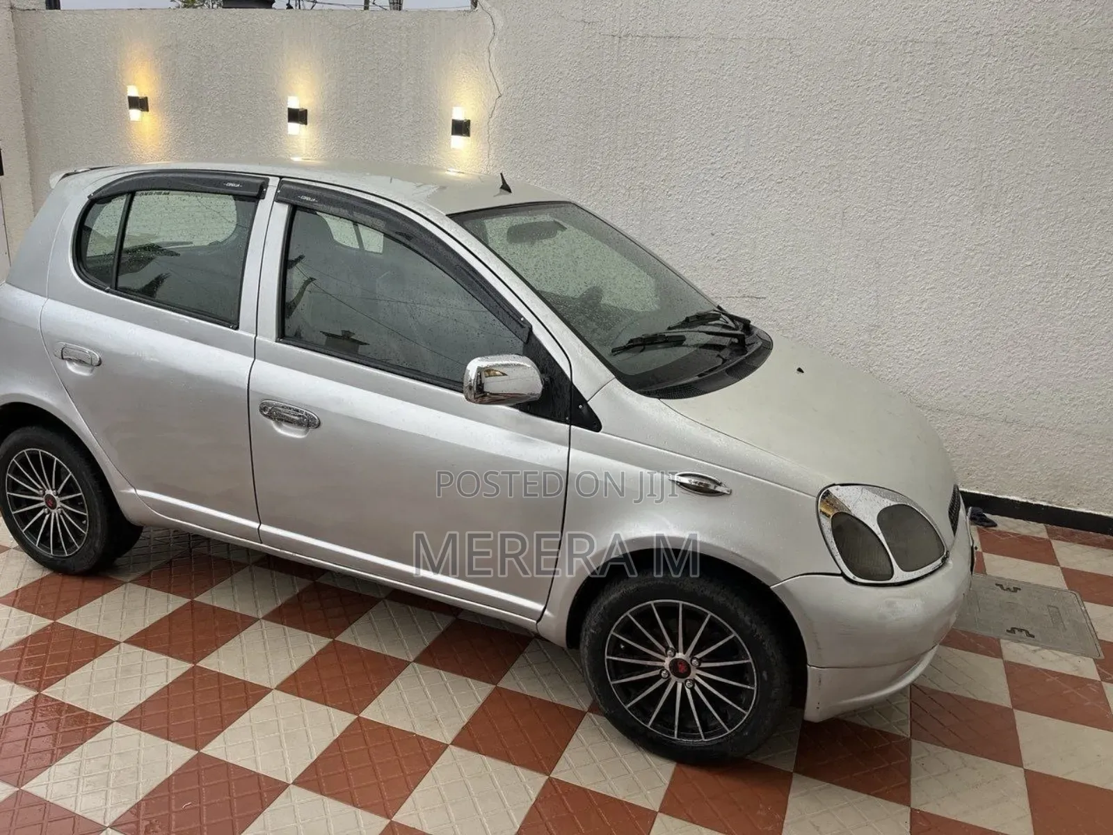 Toyota Vitz 2001 Silver
