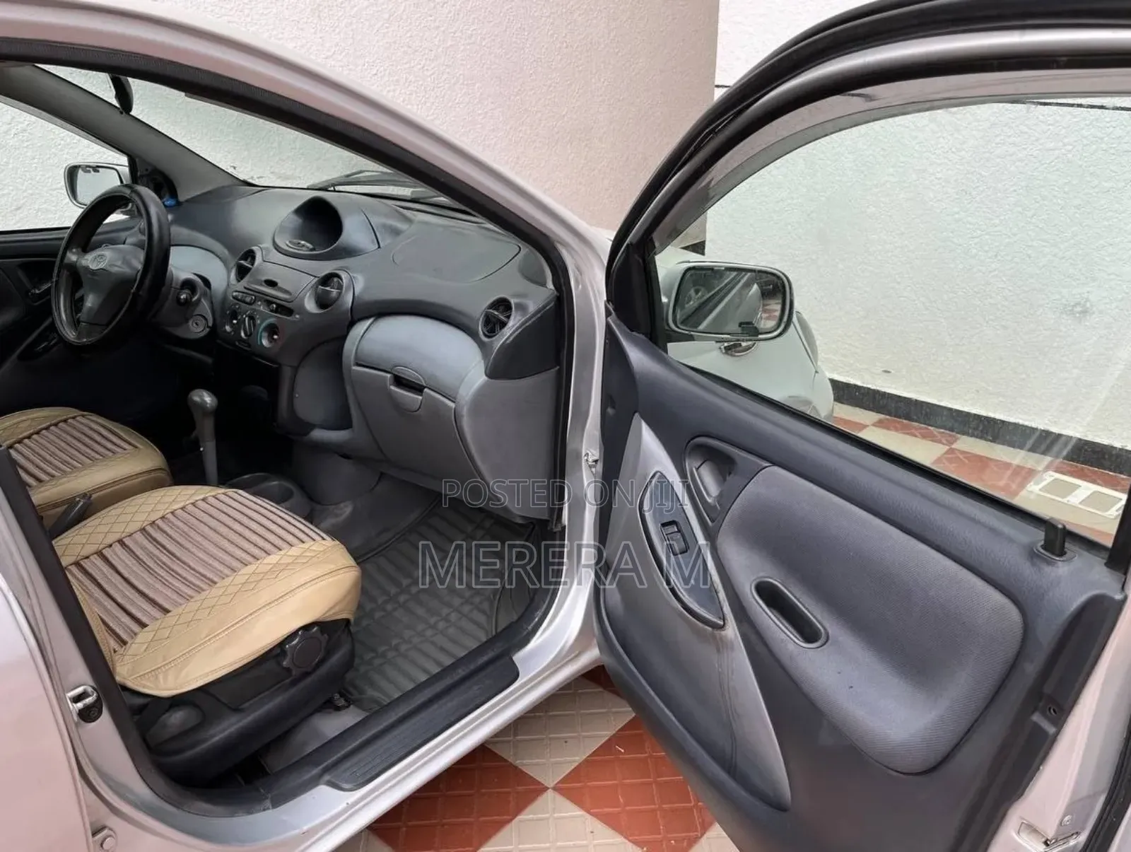 Toyota Vitz 2001 Silver