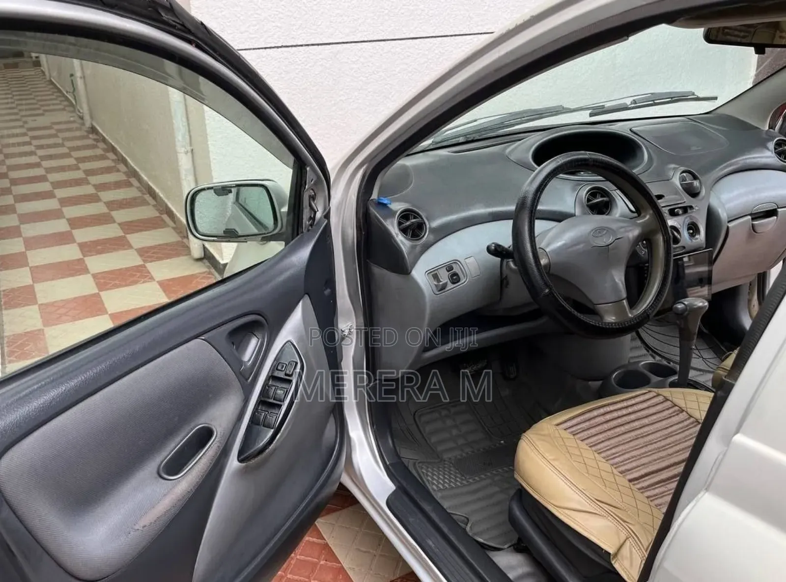 Toyota Vitz 2001 Silver