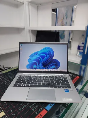 New Laptop HP EliteBook 830 G8 16GB Intel Core i5 SSD 512GB