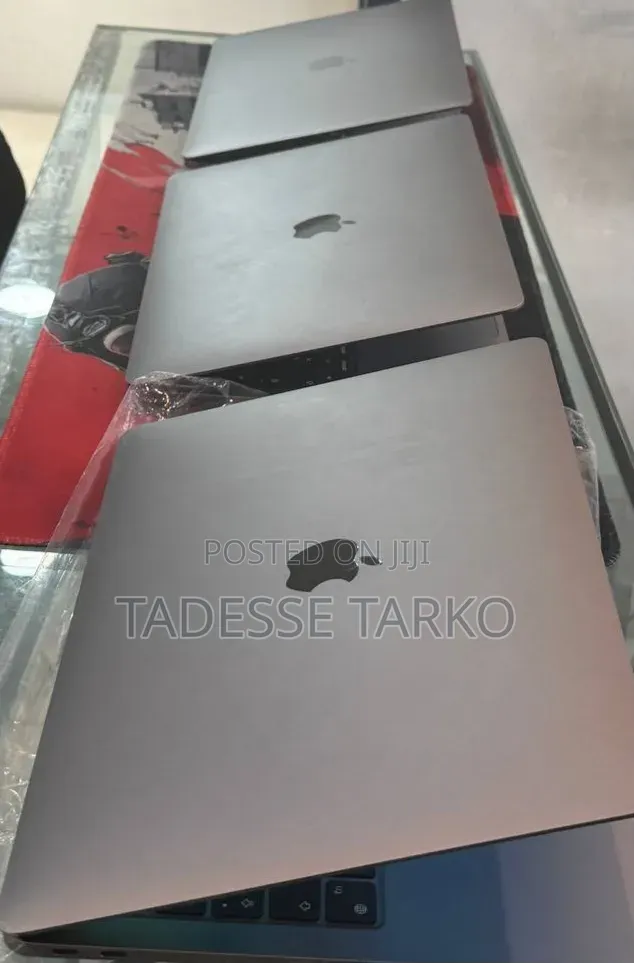 New Laptop Apple MacBook Pro 2021 M1 8GB Apple M1 SSD 256GB